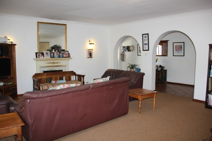 To Let 3 Bedroom Property for Rent in Golden Acre Western Cape